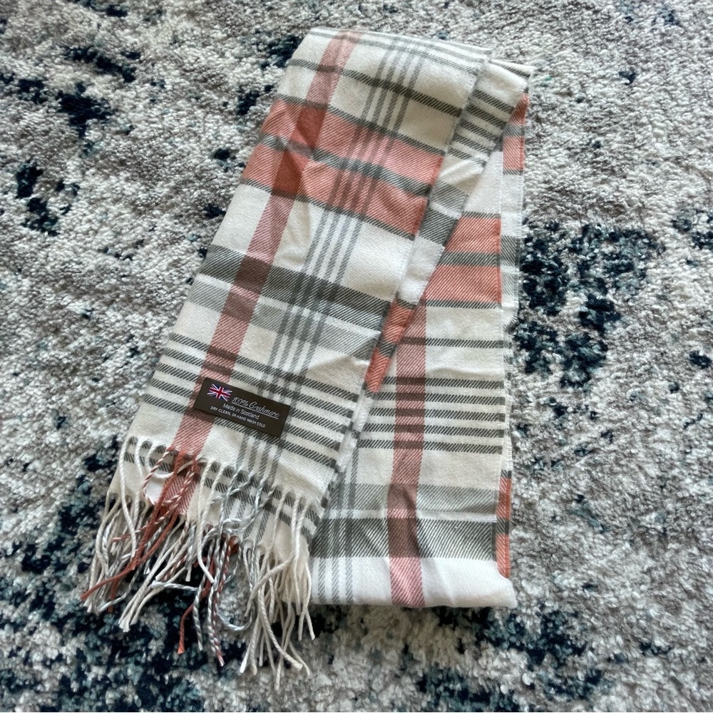 Cashmere scarf